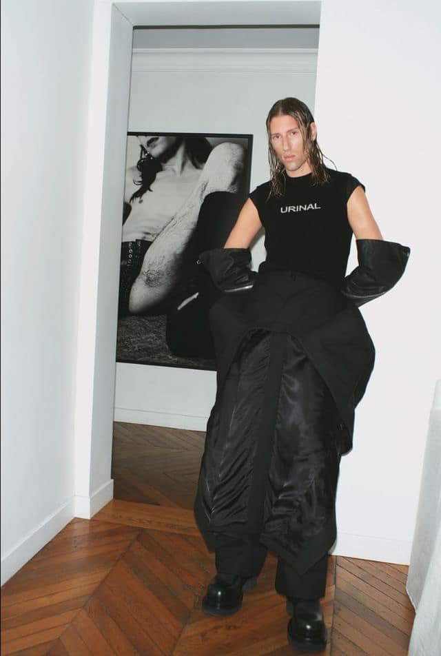 3C09D72C-3901-4CB4-A367-3A8803F28E1E